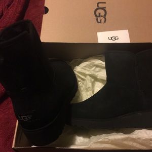 Brand new, never worn Ugg boots, sz 8